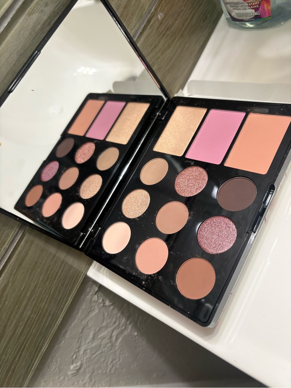 Laura Geller The Wearables Super Neutral 9 shades - Picture 7 of 7
